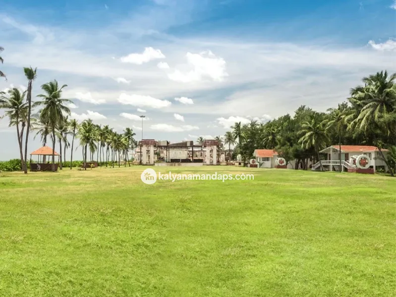 VGP Golden Beach Resort  Beach Lawn