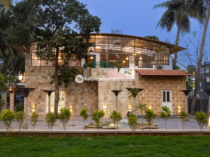 Rose Villa Kanthas Courtyard